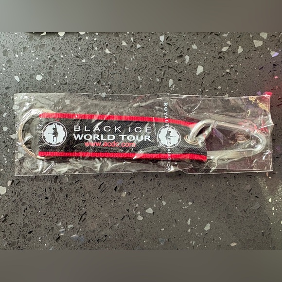 AC/DC Black and Red Keychain - Official Merchandise - Picture 2 of 3